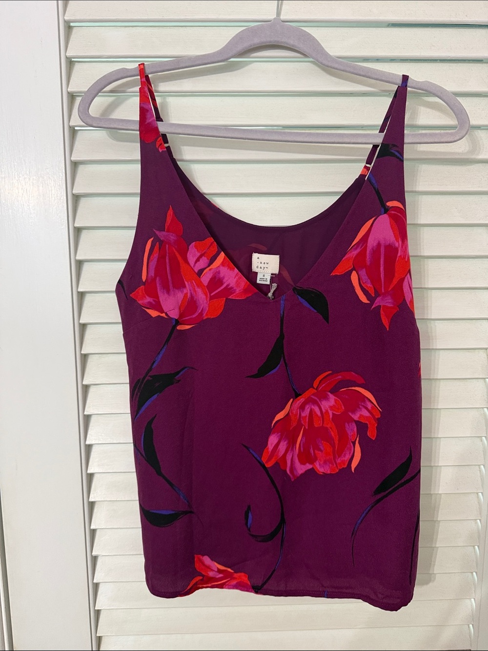 a new day Purple Floral V-Neck Tank with Red-Pink Blooms S